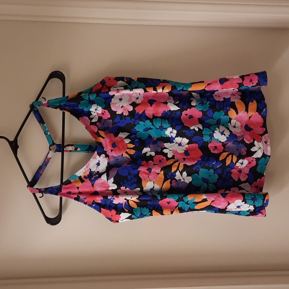 NWT, Island Escape Tellulah Floral Tankini Swim Top - Picture 3 of 9